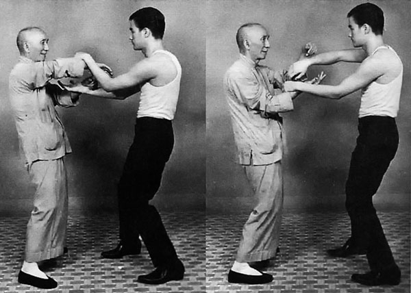 Ip Man et Bruce lee faisant un Chisao